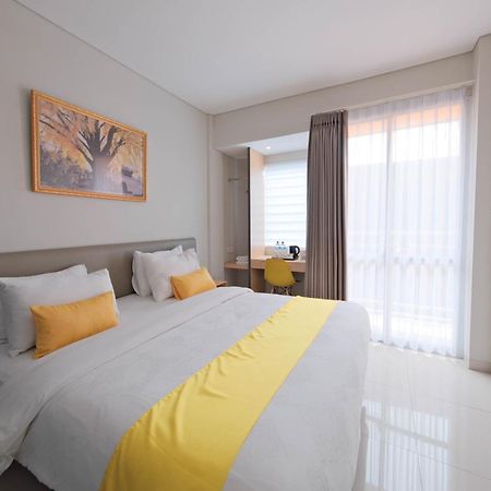 S101 Hotels Semarang Exterior foto