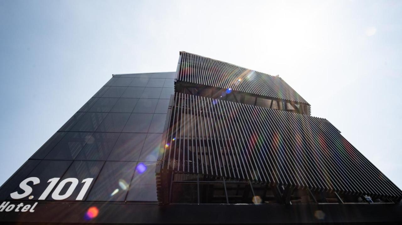 S101 Hotels Semarang Exterior foto